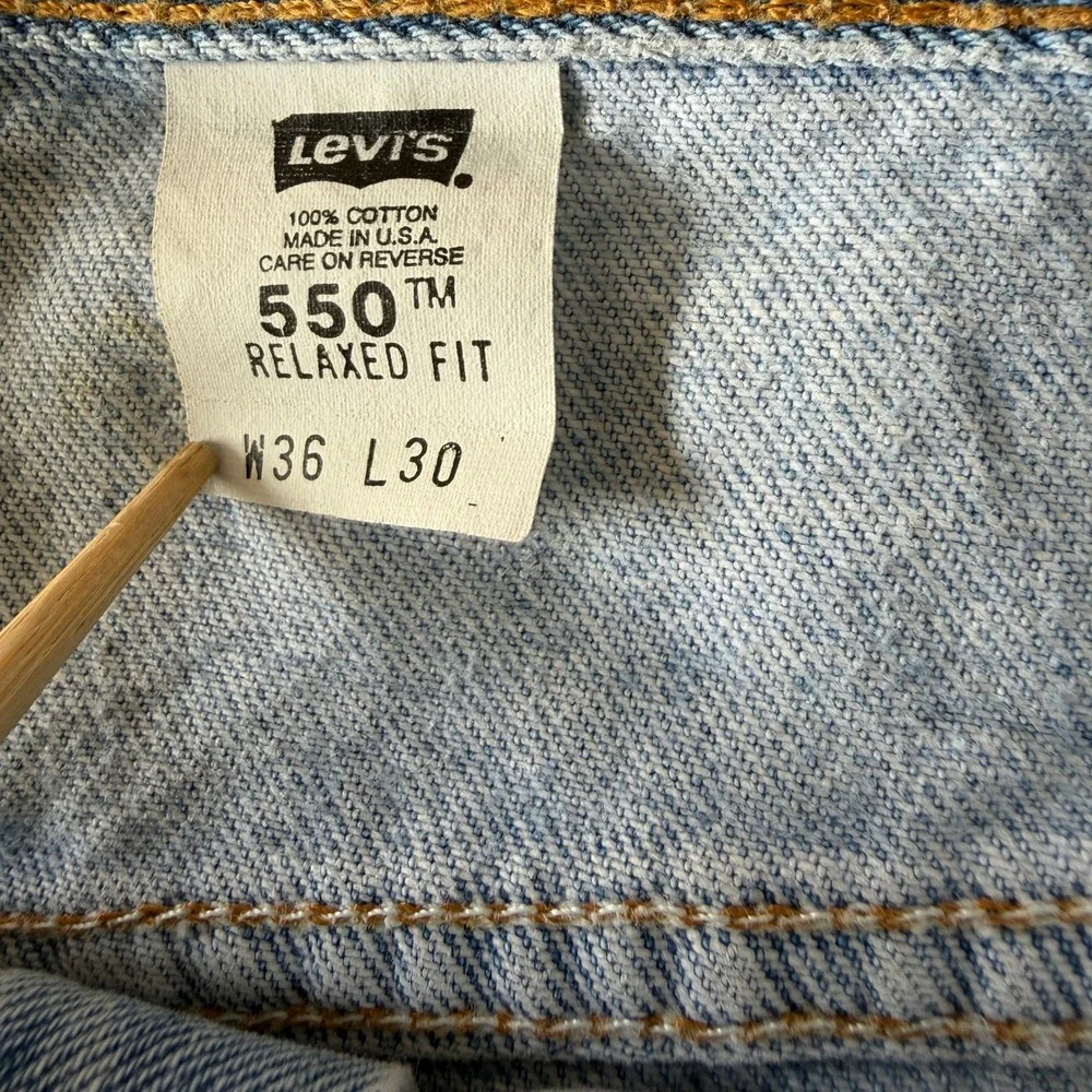 Vintage Levis 550 Relaxed Fit Tapered Leg Light Wash Jeans Made in USA 36x30